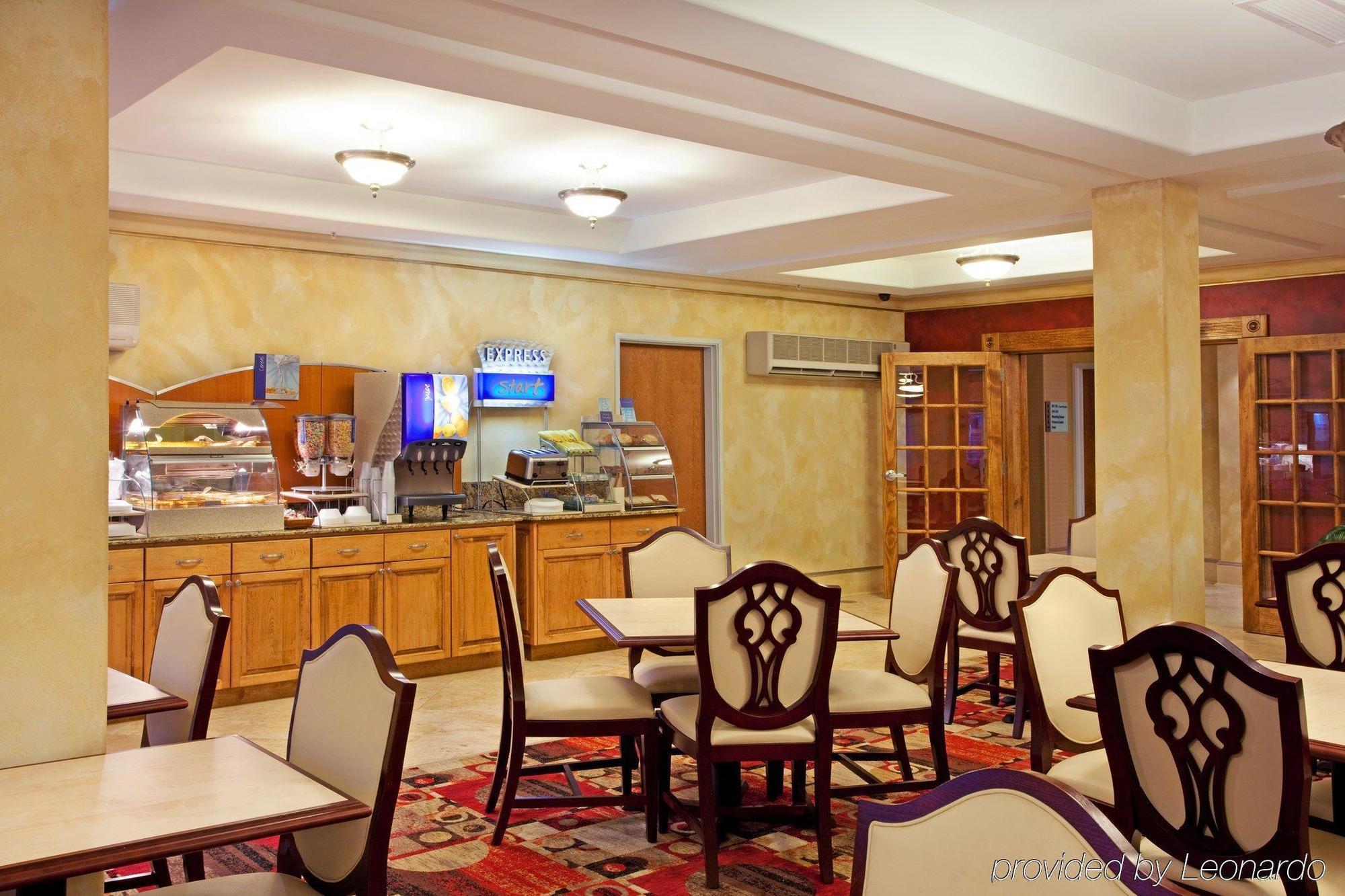 Holiday Inn Express & Suites Lafayette South By Ihg Restaurant bilde